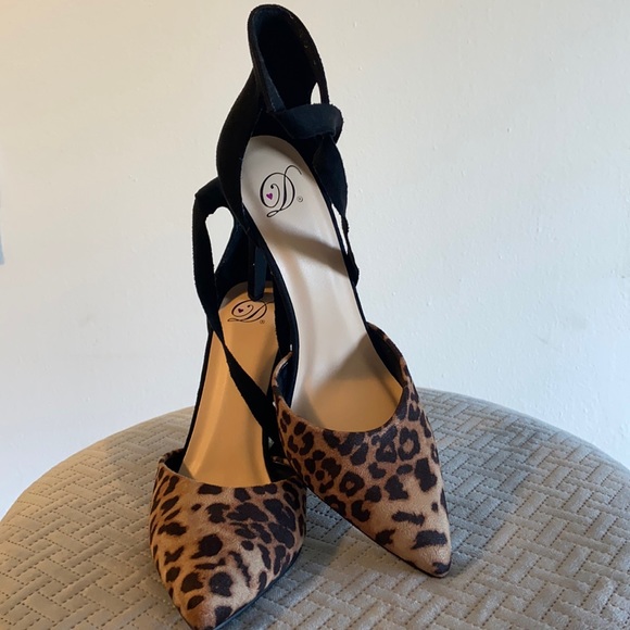NEW Delicious Leopard Print Pump Hills| No Box - Picture 5 of 8